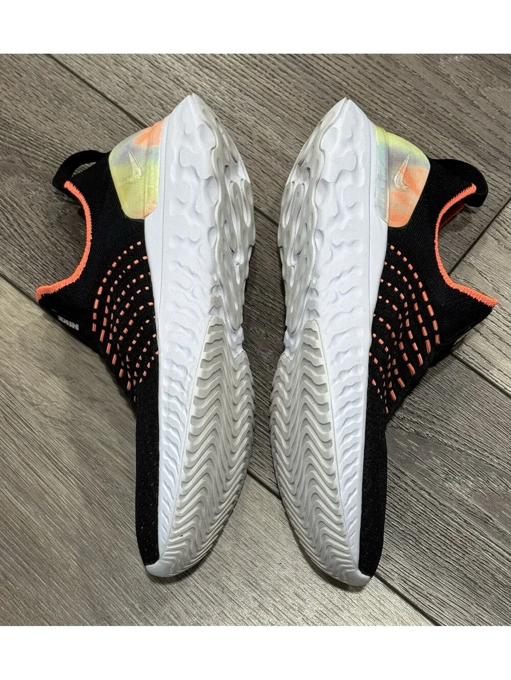 Nike React Phantom Size 6.5 Black/Orange/White Athletic Shoes